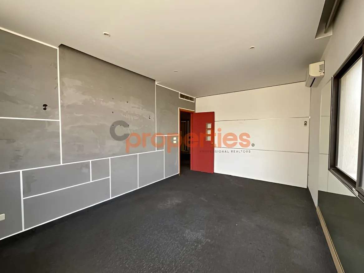 Office for Sale in Dekwaneh