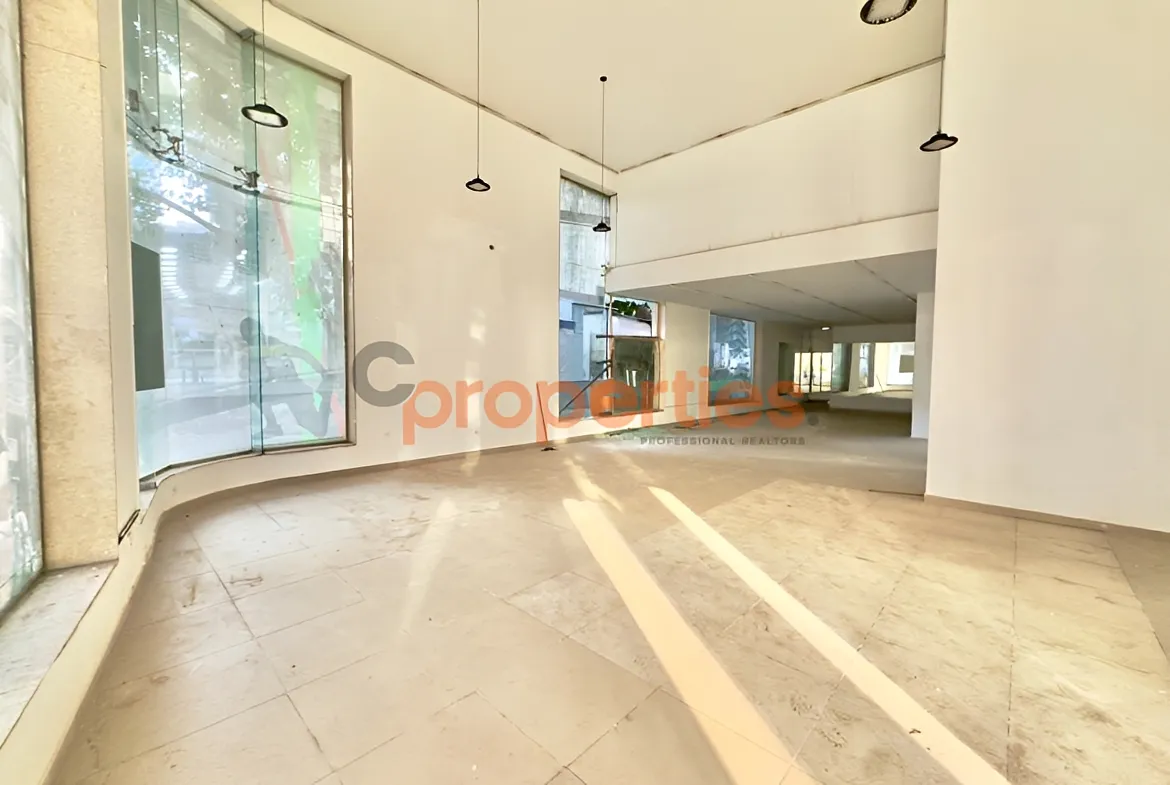 Showroom for Rent in Achrafieh