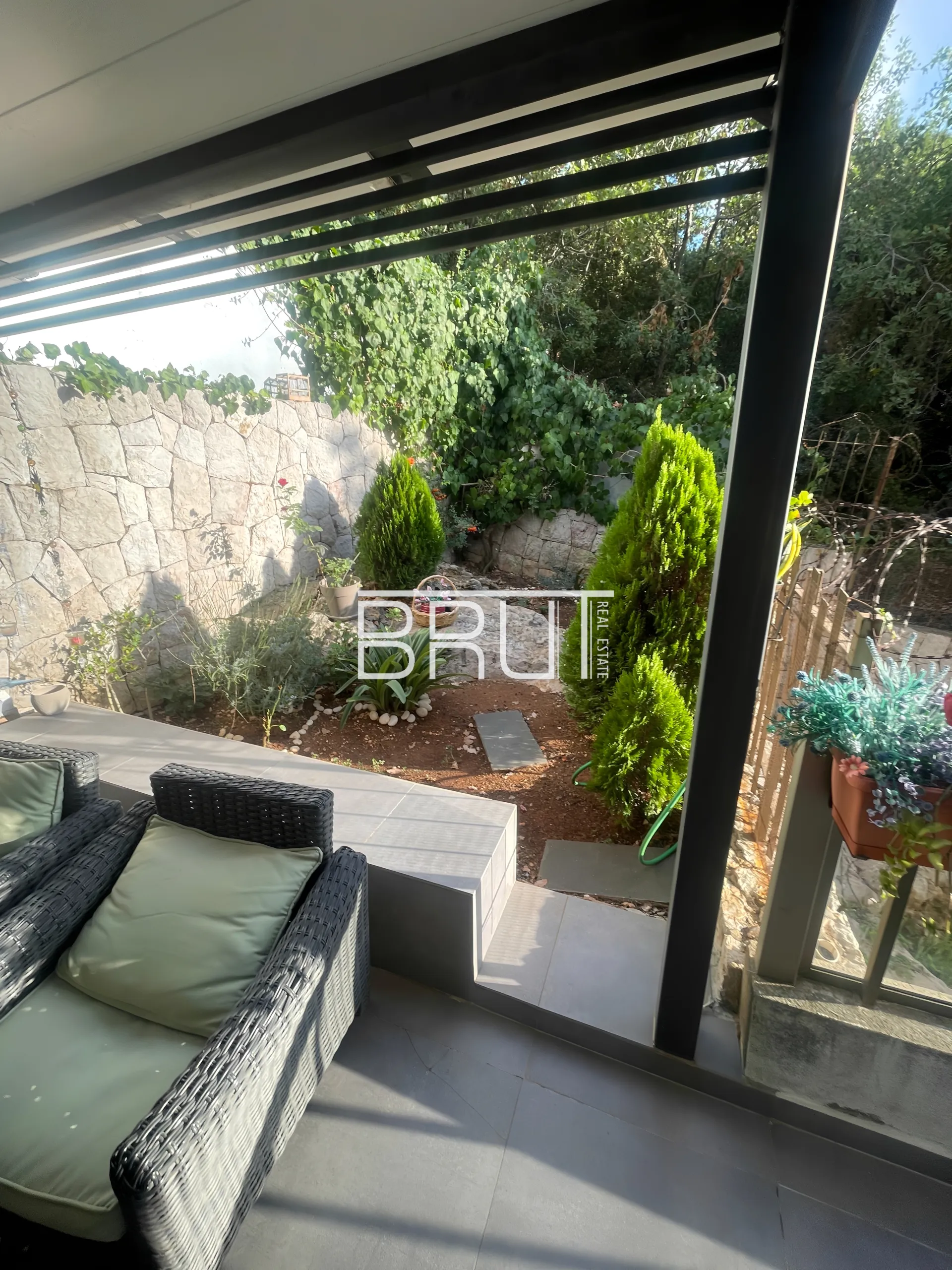 Apartment for Sale in Ballouneh