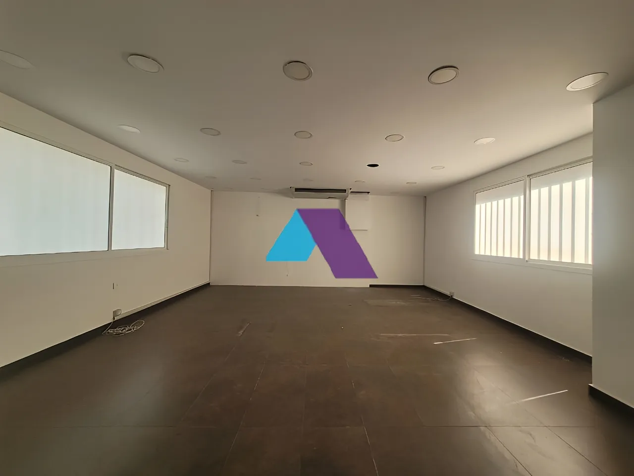 Building for rent in Dbayeh