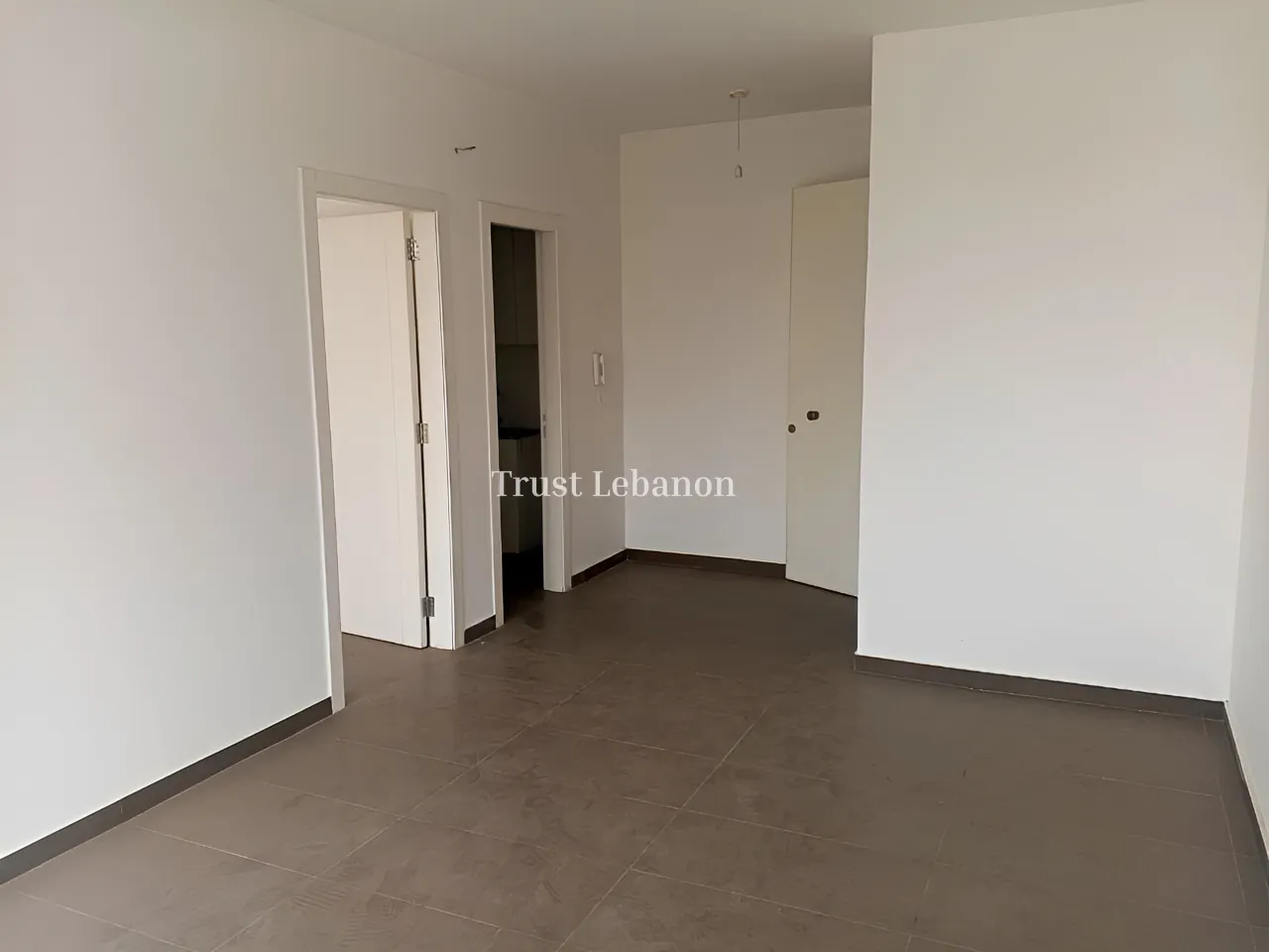 Office for rent in Ain el remmeneh, baabda