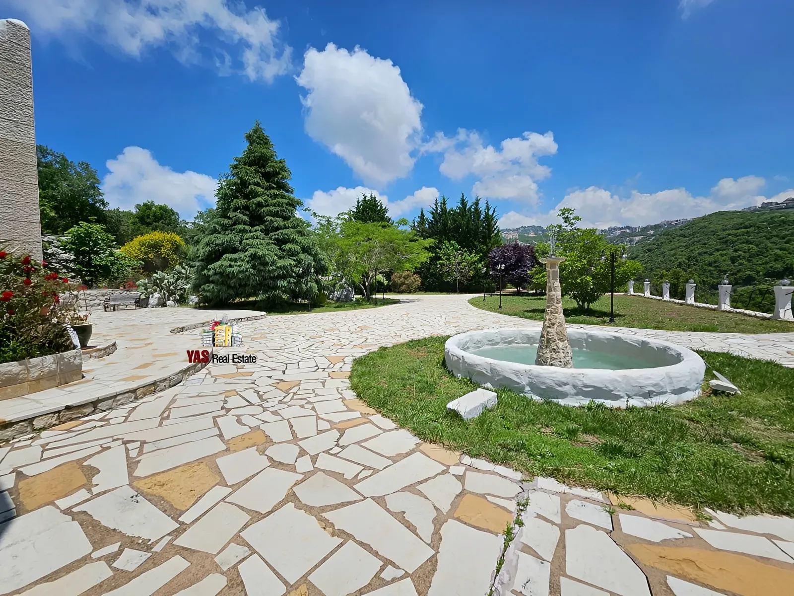 Villa for Sale in Ajaltoun