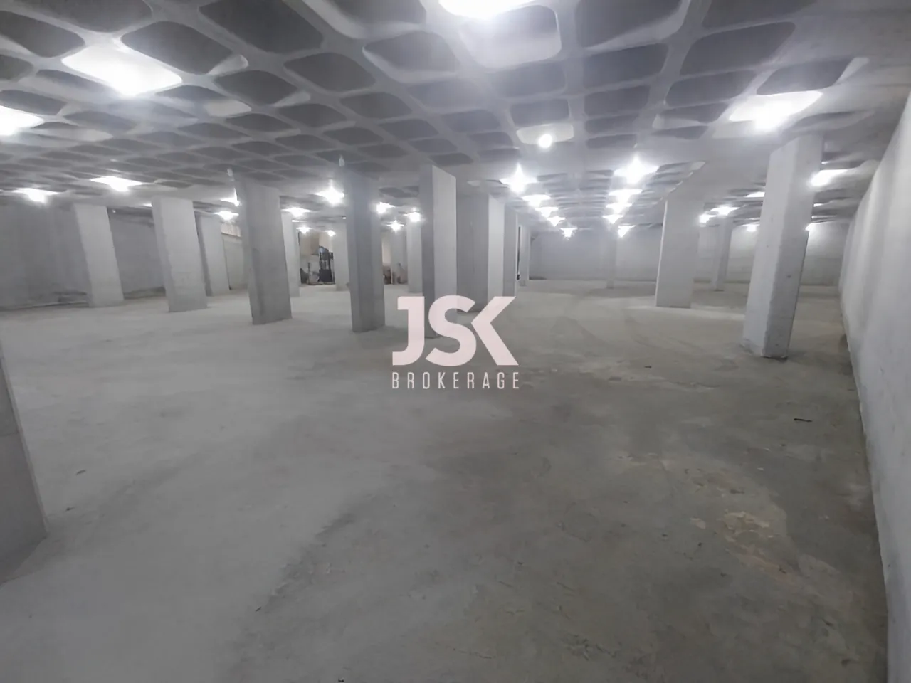 Warehouse for Rent in Naqqache