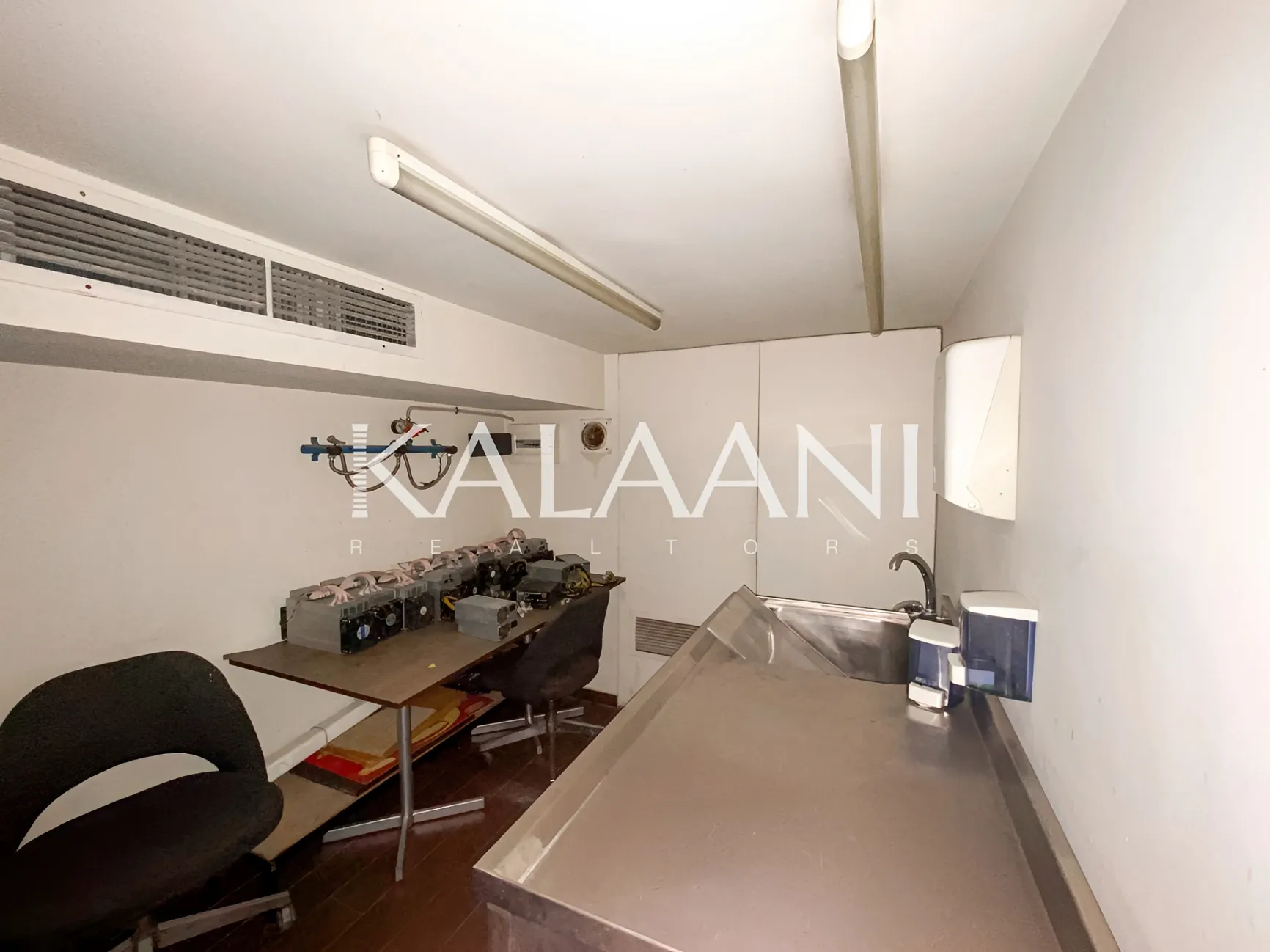 Shop for rent in Kaslik, Lebanon