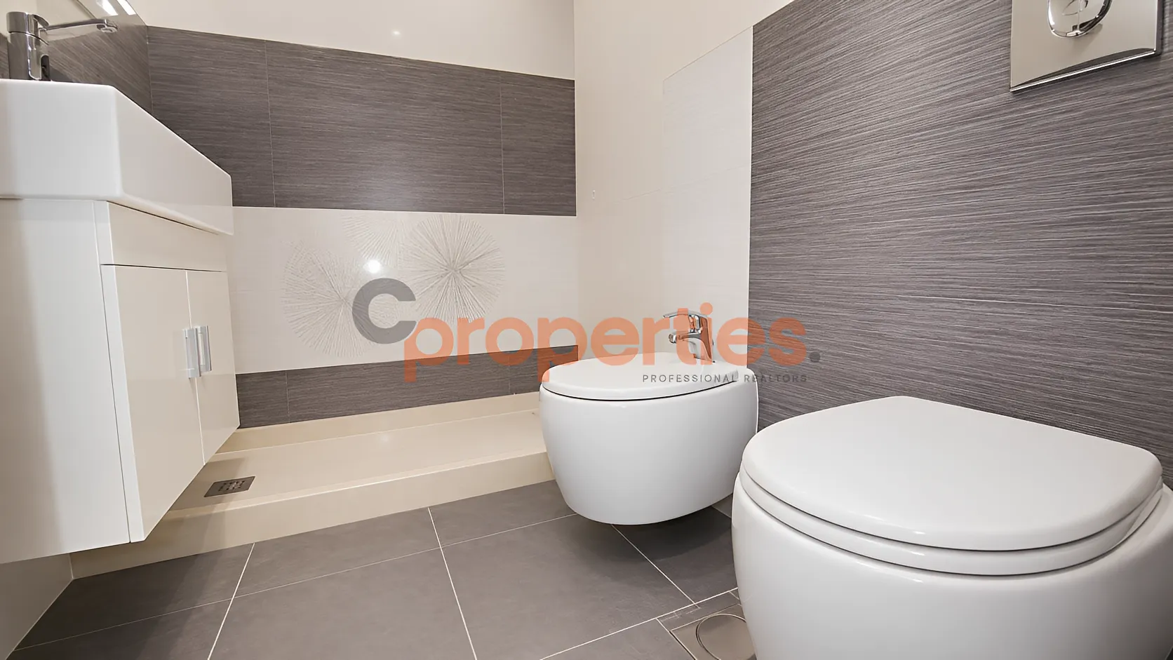 Apartment for sale in Ras Al Naba'a, Beirut, Lebanon