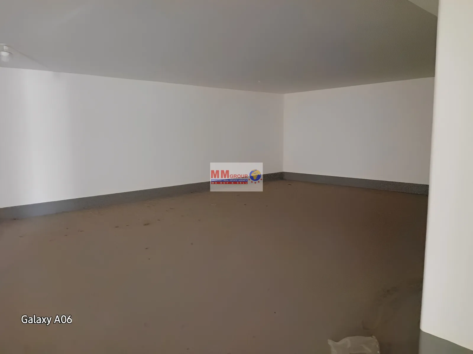 Warehouse for sale in Roumieh