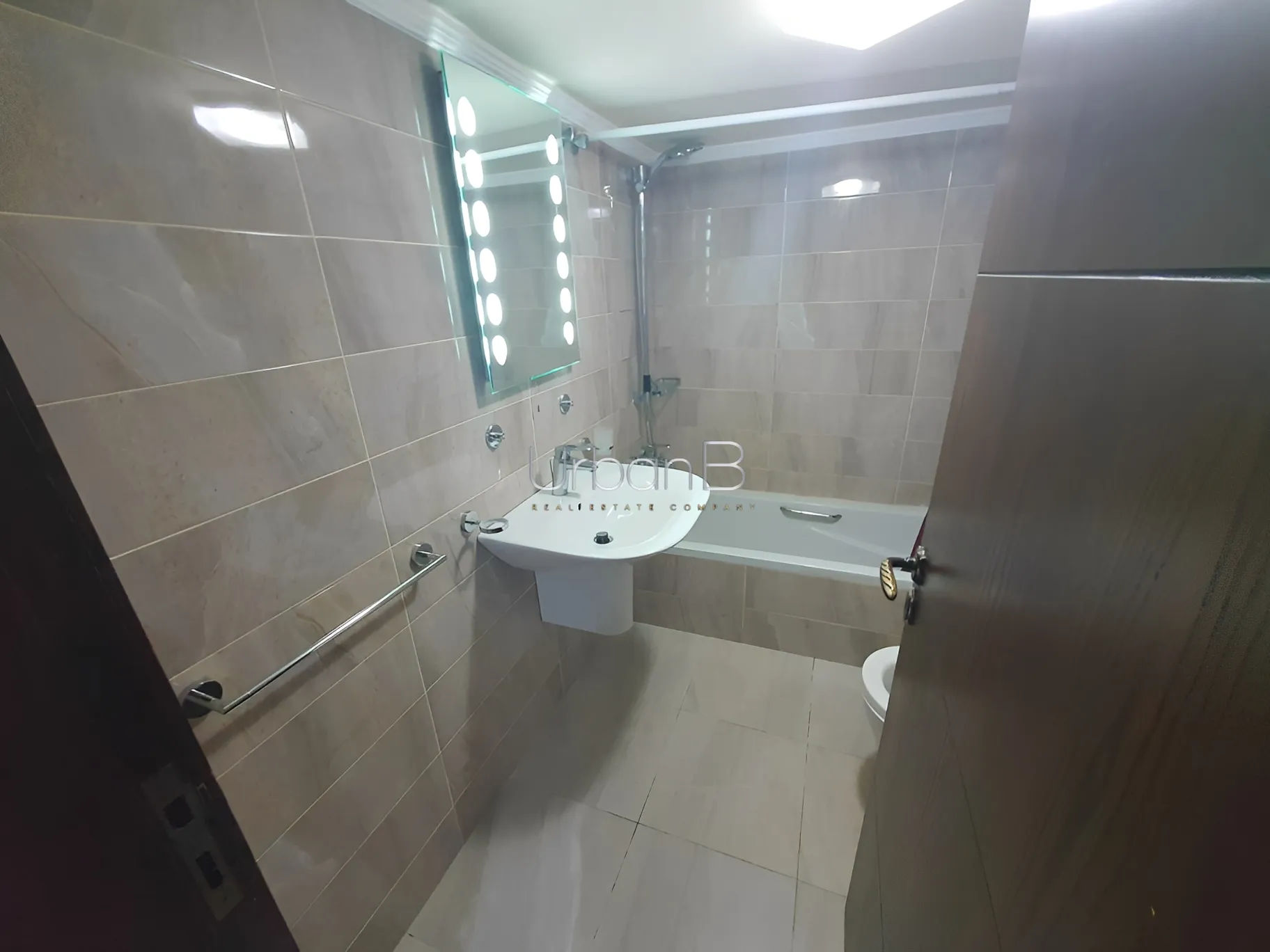 Apartment for Rent in Ain Al Mraiseh, Beirut, Lebanon