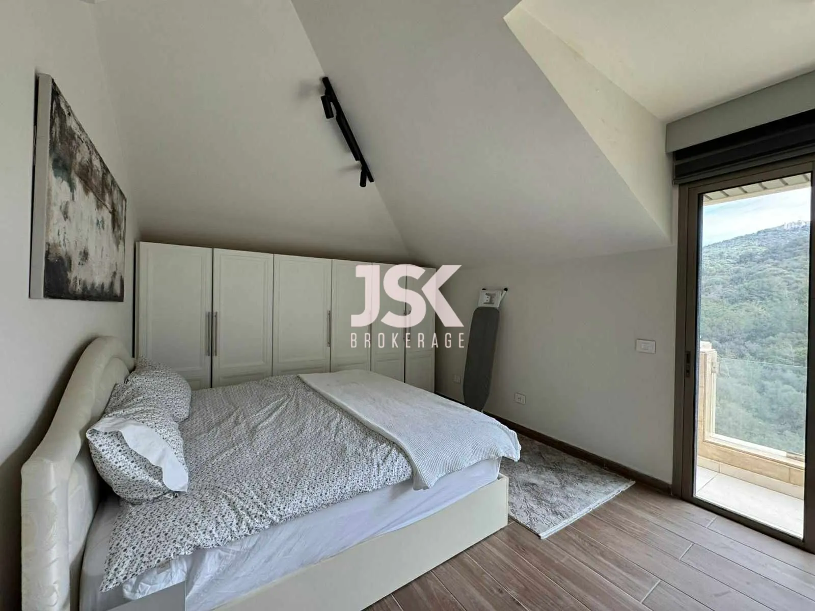 Apartment for Sale in Ain Saadeh
