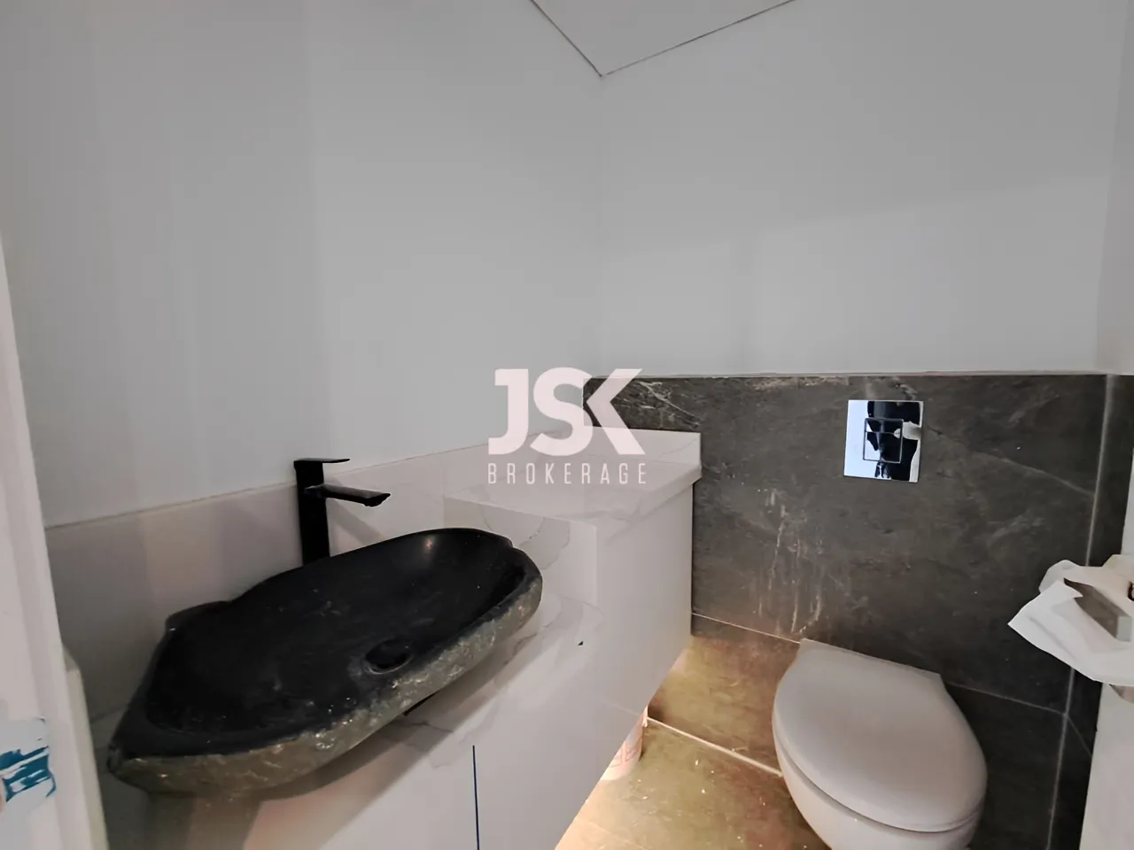 Office for Rent in Sin El Fil