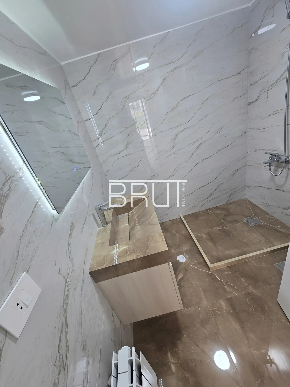 Apartment for Sale in Zouk Mosbeh - 3 bed, 2 bath