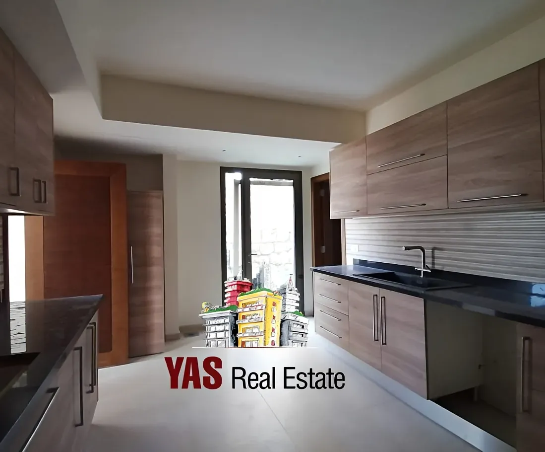 Apartment for Sale in Ballouneh - 3 bed, 4 bath