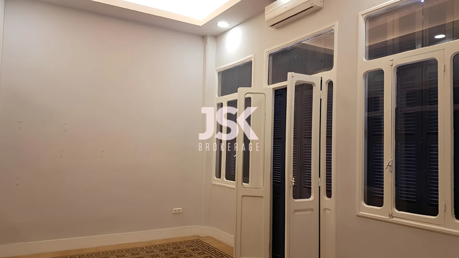 Apartment for Sale in Mar Mikhael, Beirut, Lebanon - 1 bed, 1 bath