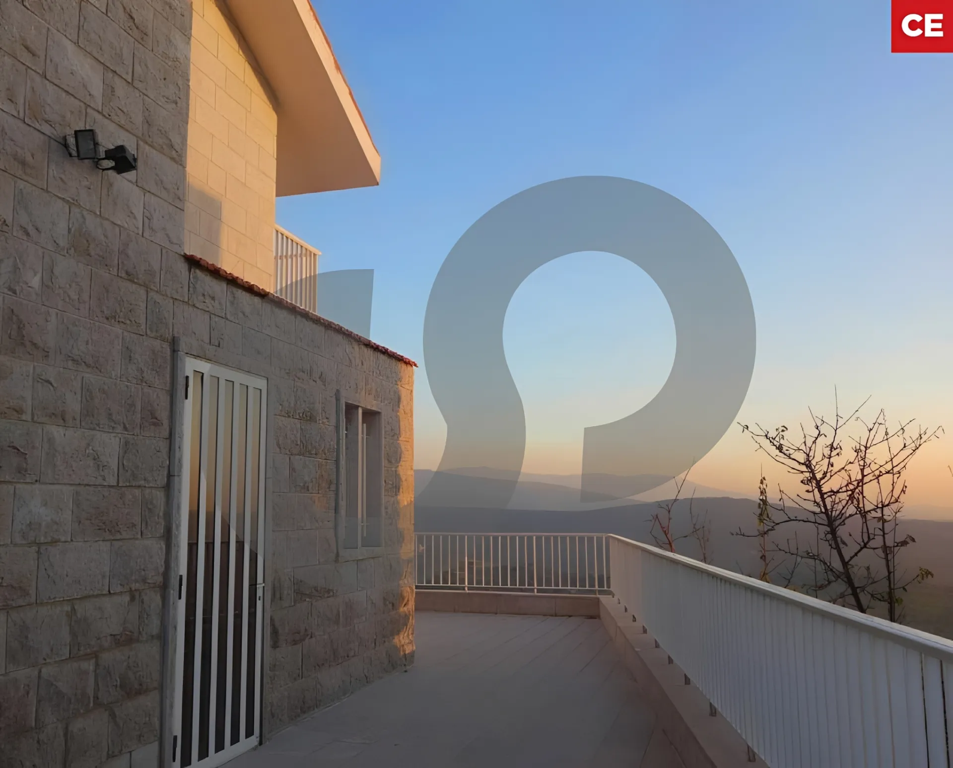 Villa for Sale in Kfardebian
