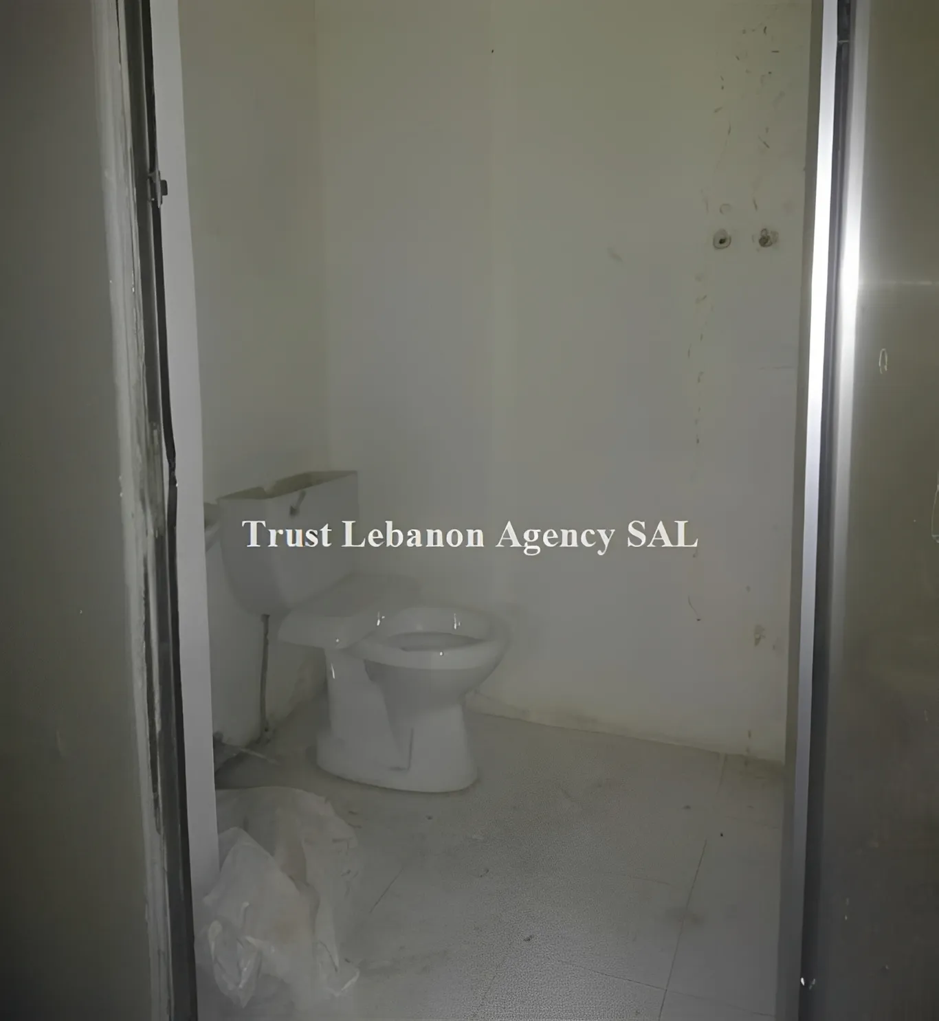 Shop for rent in Metn, Roumieh