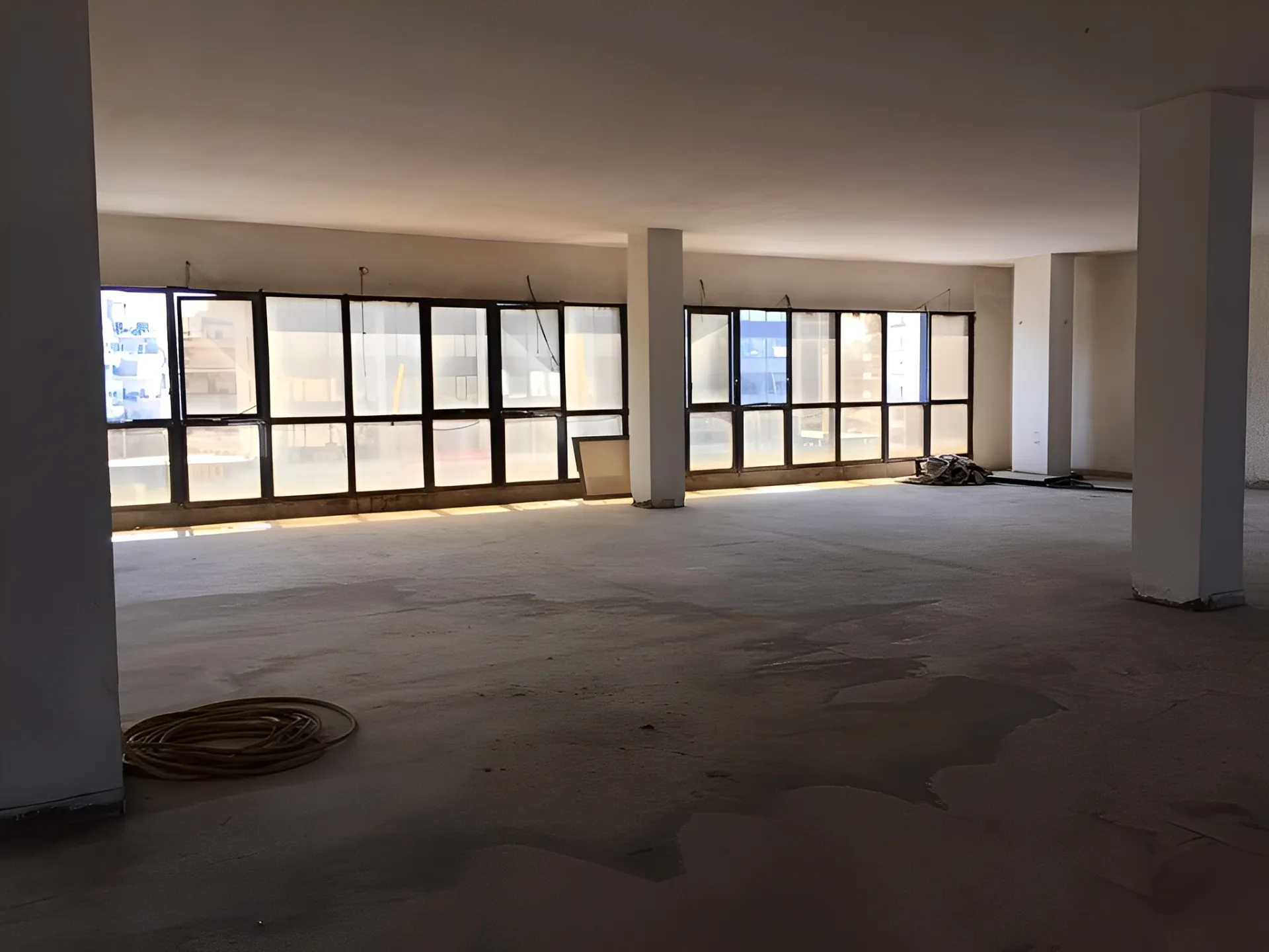 Showroom Property For Sale in Metn, Dawra