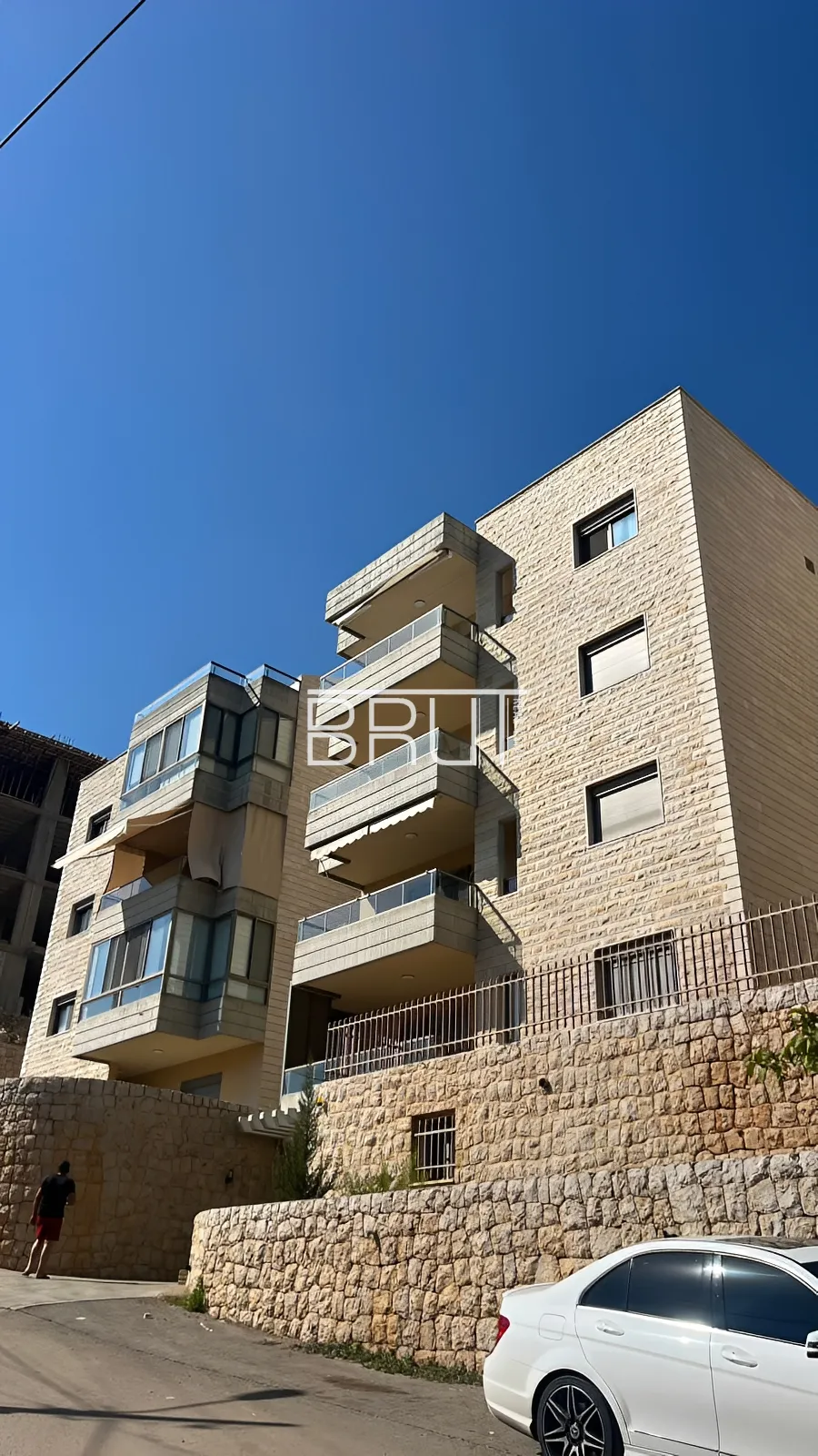 Apartment for Sale in Ballouneh