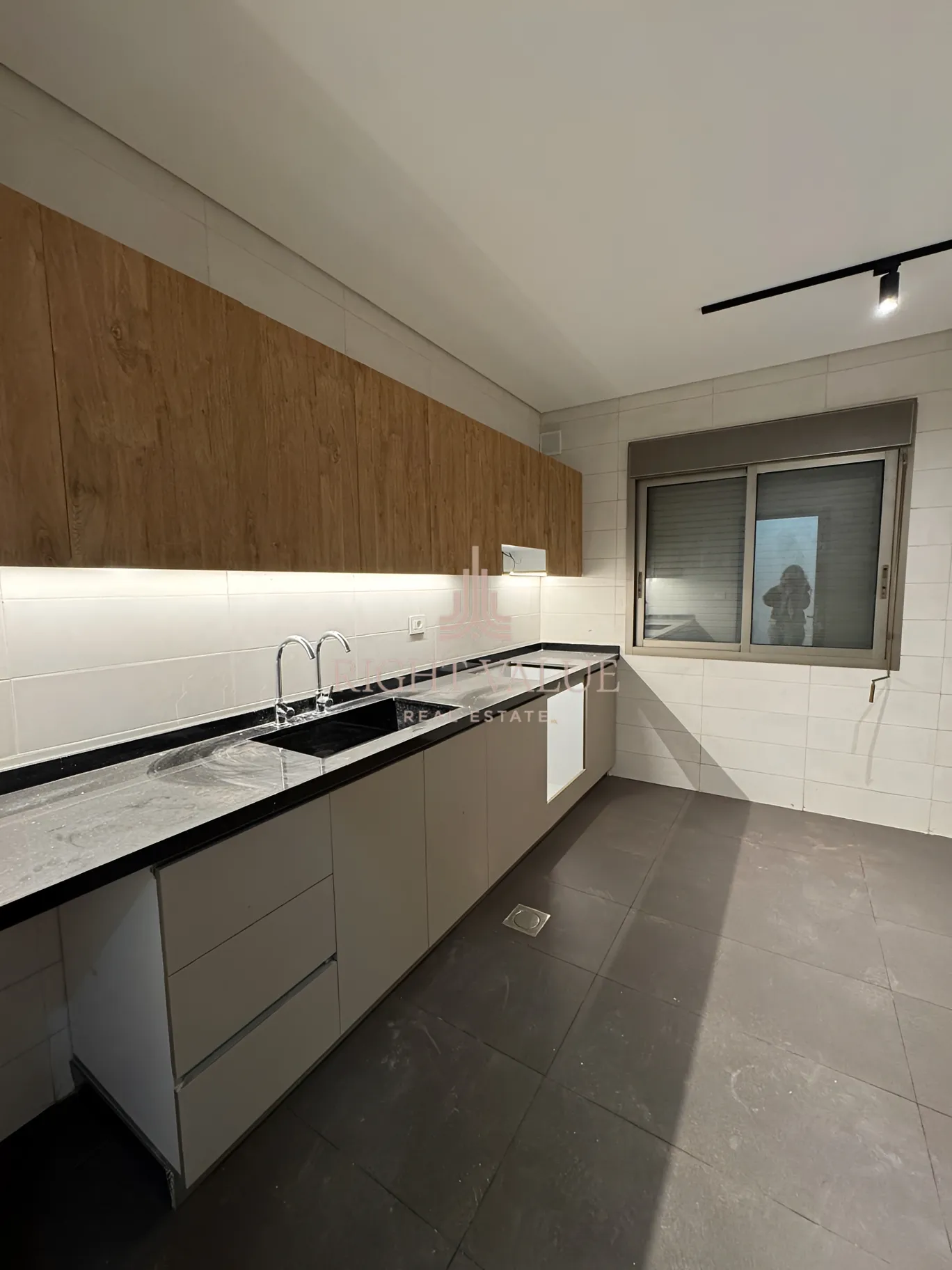 Apartment for sale in Zikrit, Lebanon