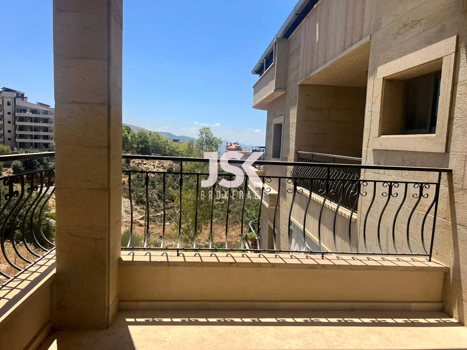 Apartment for Sale in Aley - 2 bed, 3 bath