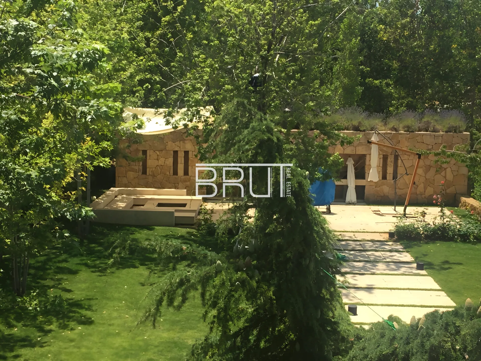 Villa for Sale in Faqra