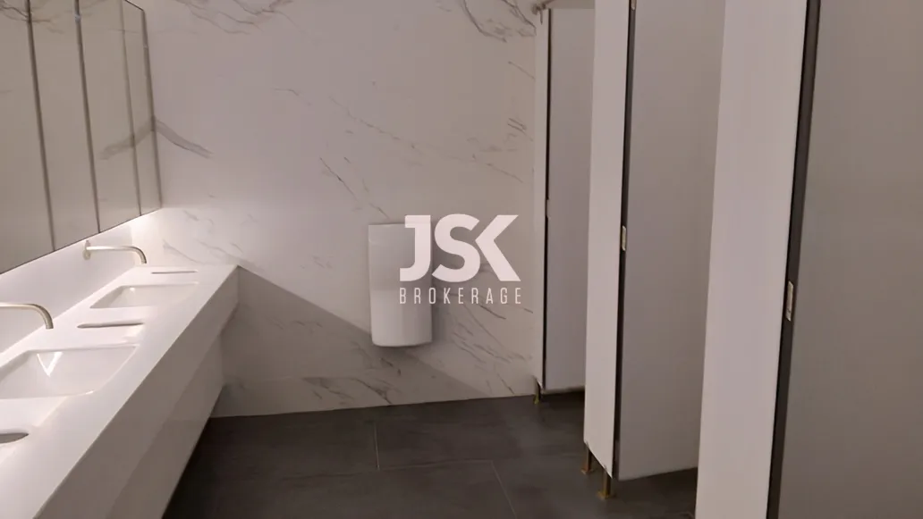 Office for rent in Dbayeh