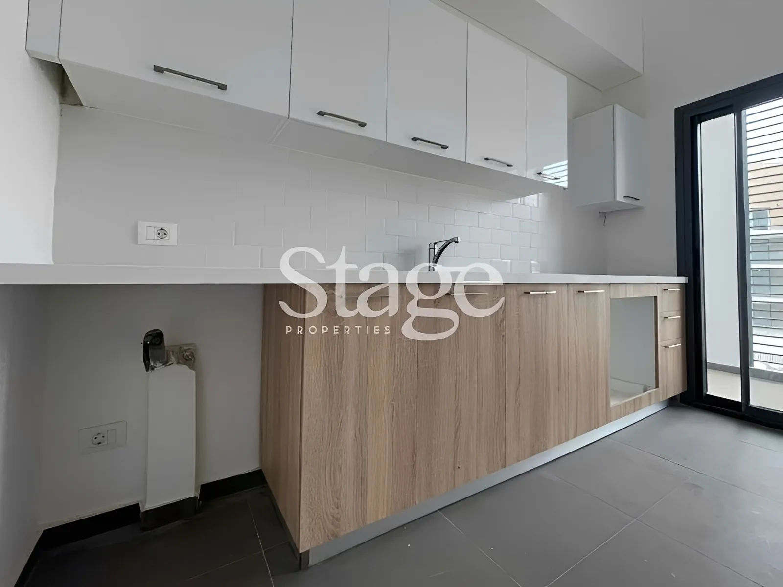 Apartment for rent in Mansourieh, Lebanon - 3 bed, 2 bath