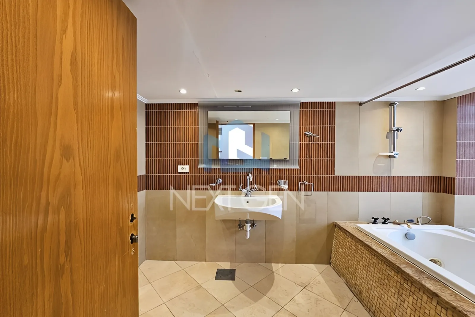 Apartment for Sale in Ramlet El Baida