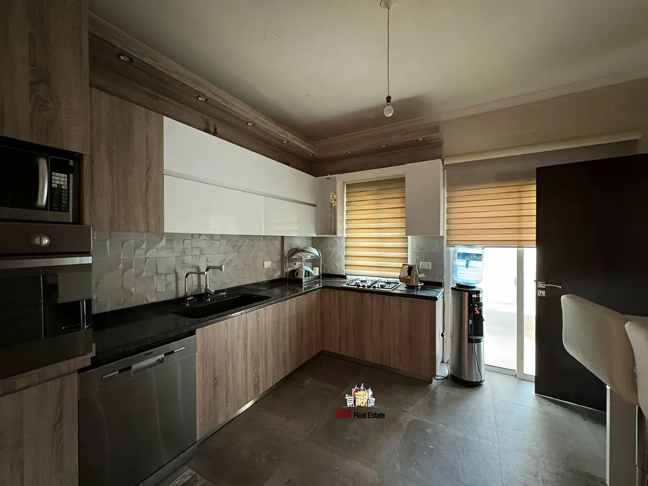 Apartment for Sale in Ballouneh - 4 bed, 5 bath