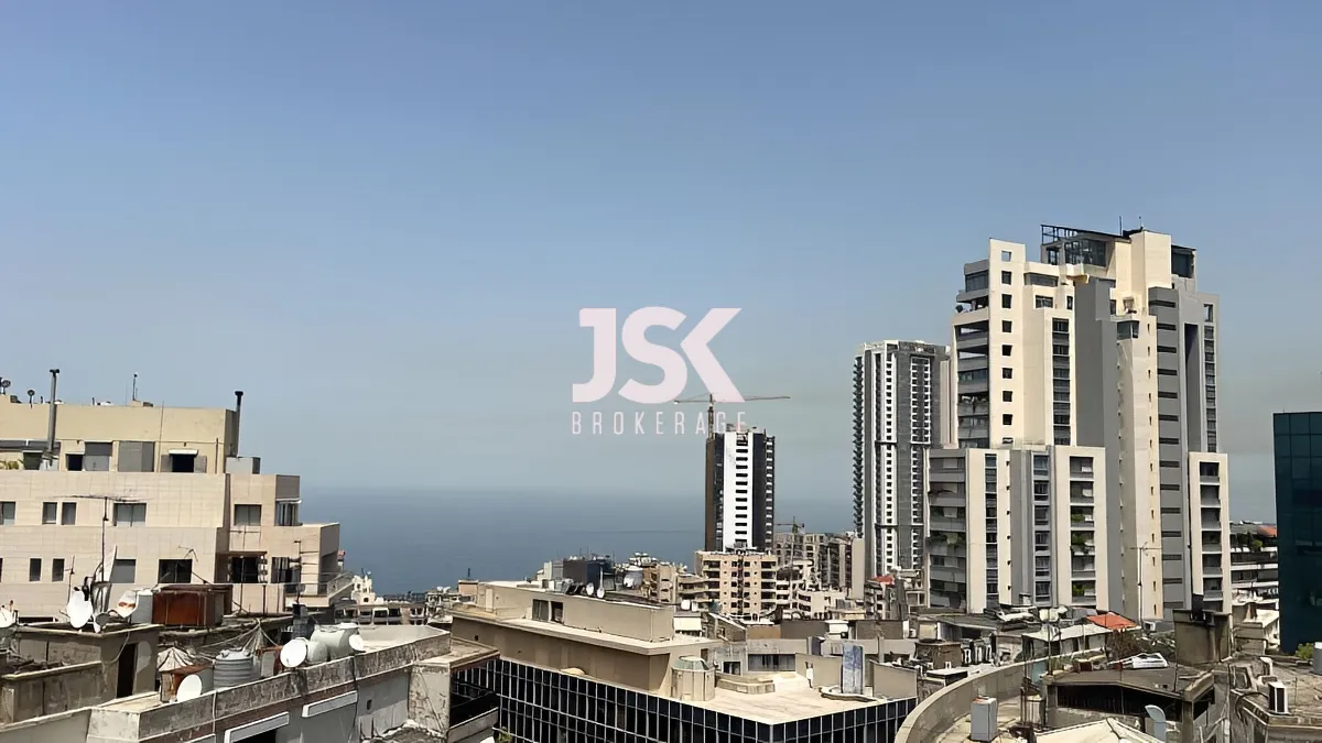 Office for rent in Hamra