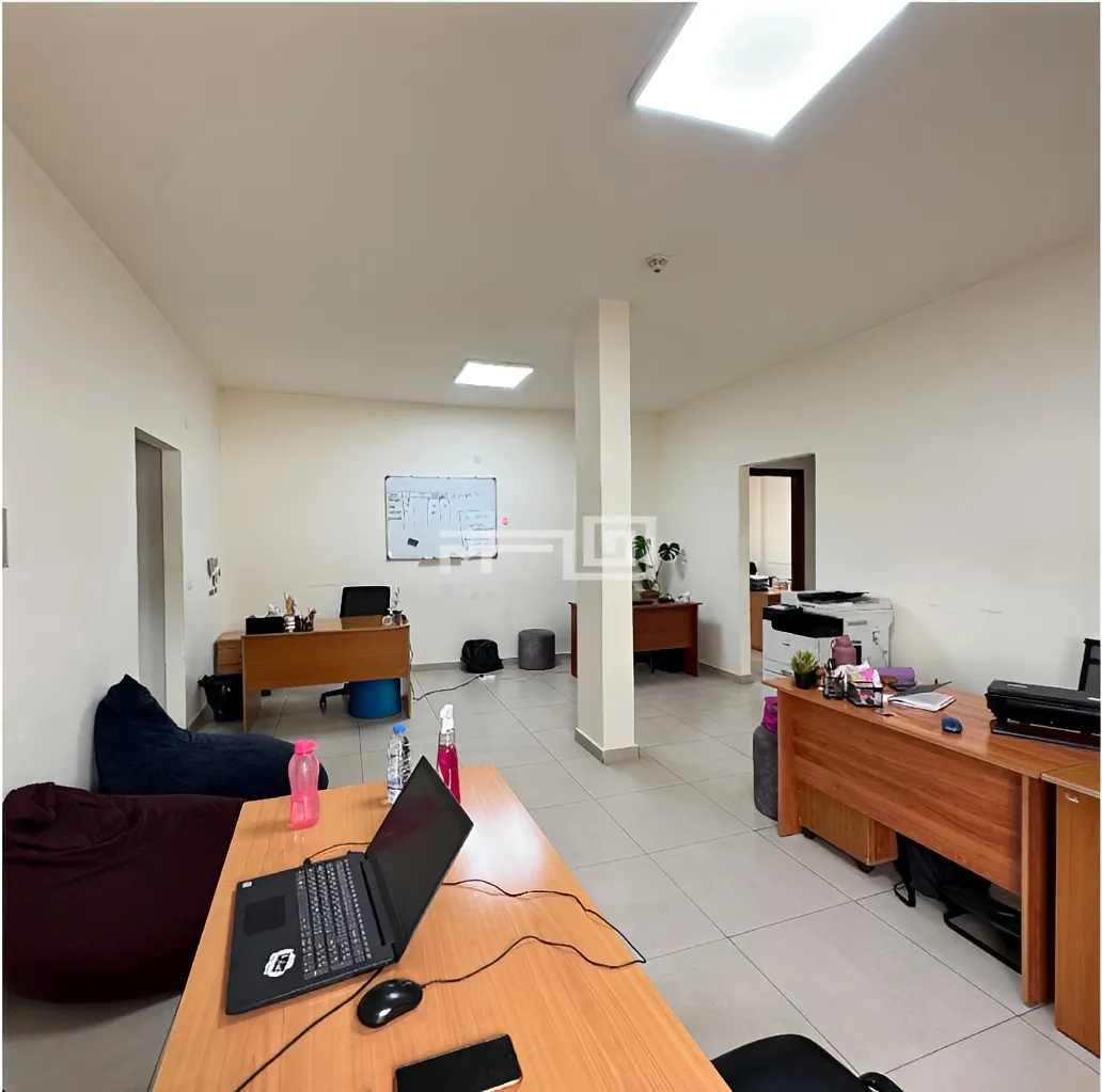 Office for rent in Baouchriyeh