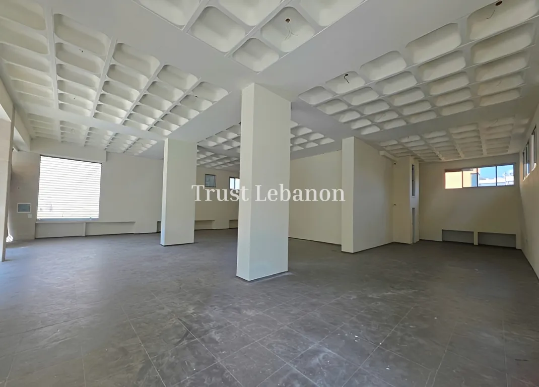 Shop For Rent in Metn, Horsh Tabet
