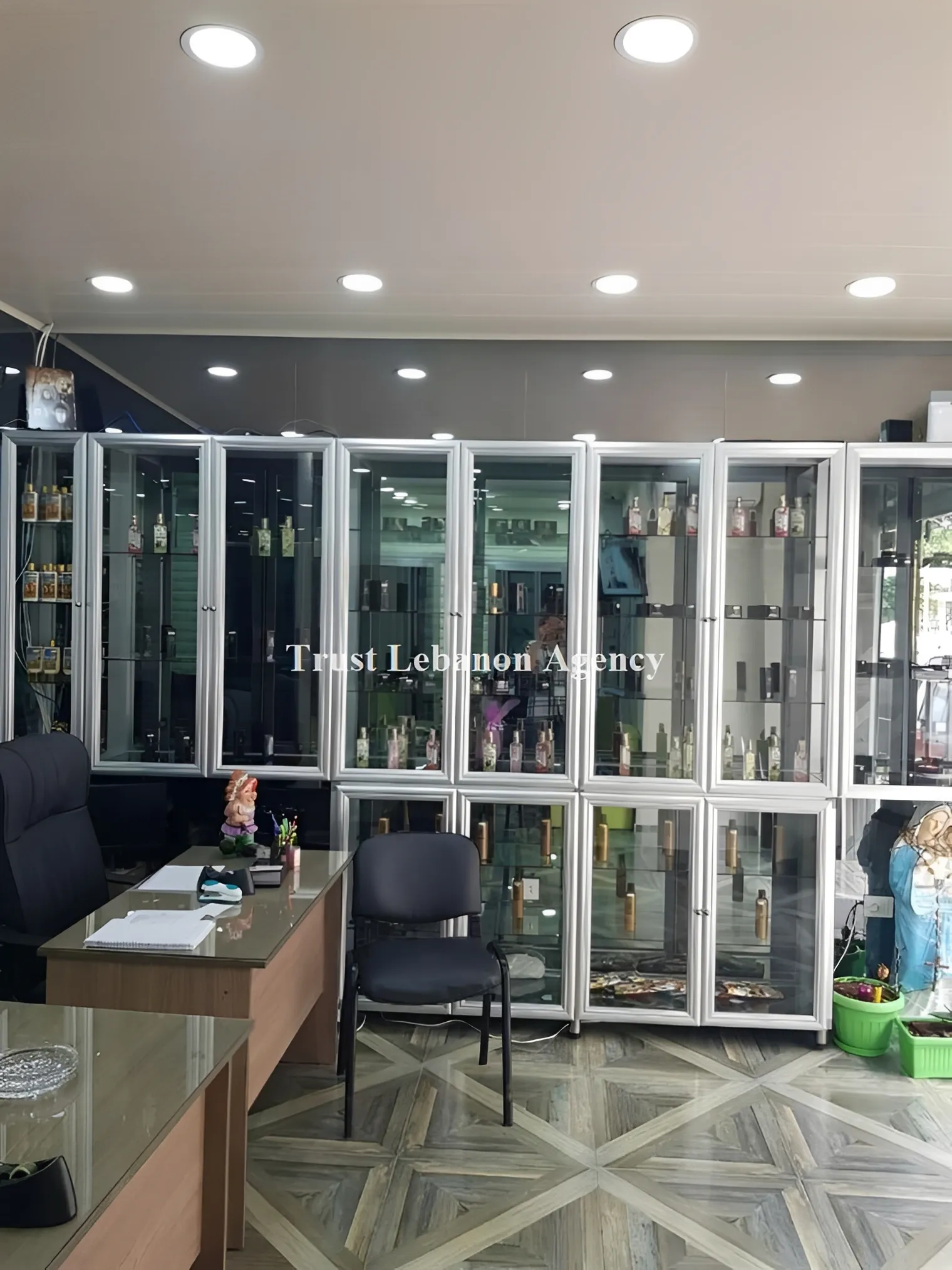 Shop for rent in Baabda, Ain Al Remmeneh