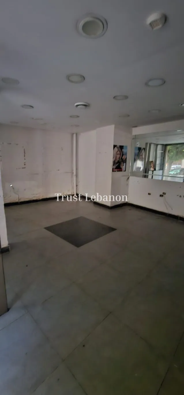 Shop for rent in Geitawi, Beirut, Lebanon