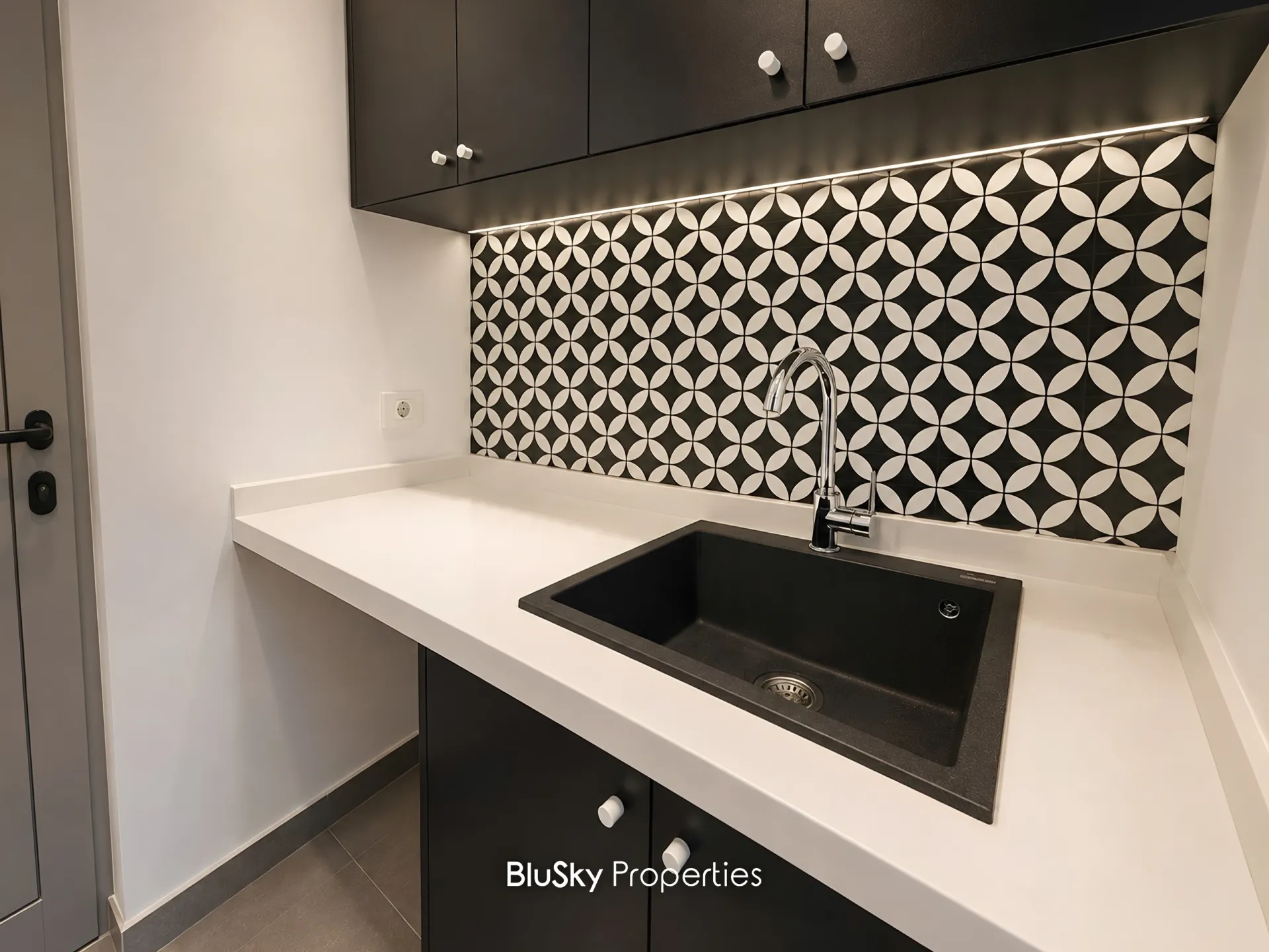 Office for rent in Achrafieh, beirut, lebanon
