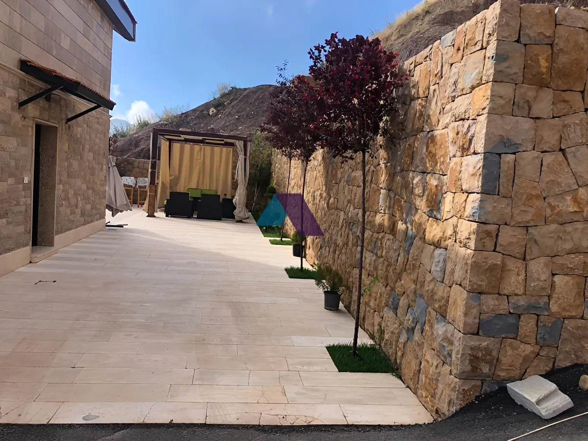 Chalet for sale in Faraiya