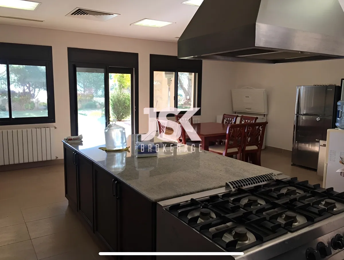 Villa for Sale in Mar Moussa El Douar, Lebanon - 6 bed, 10 bath