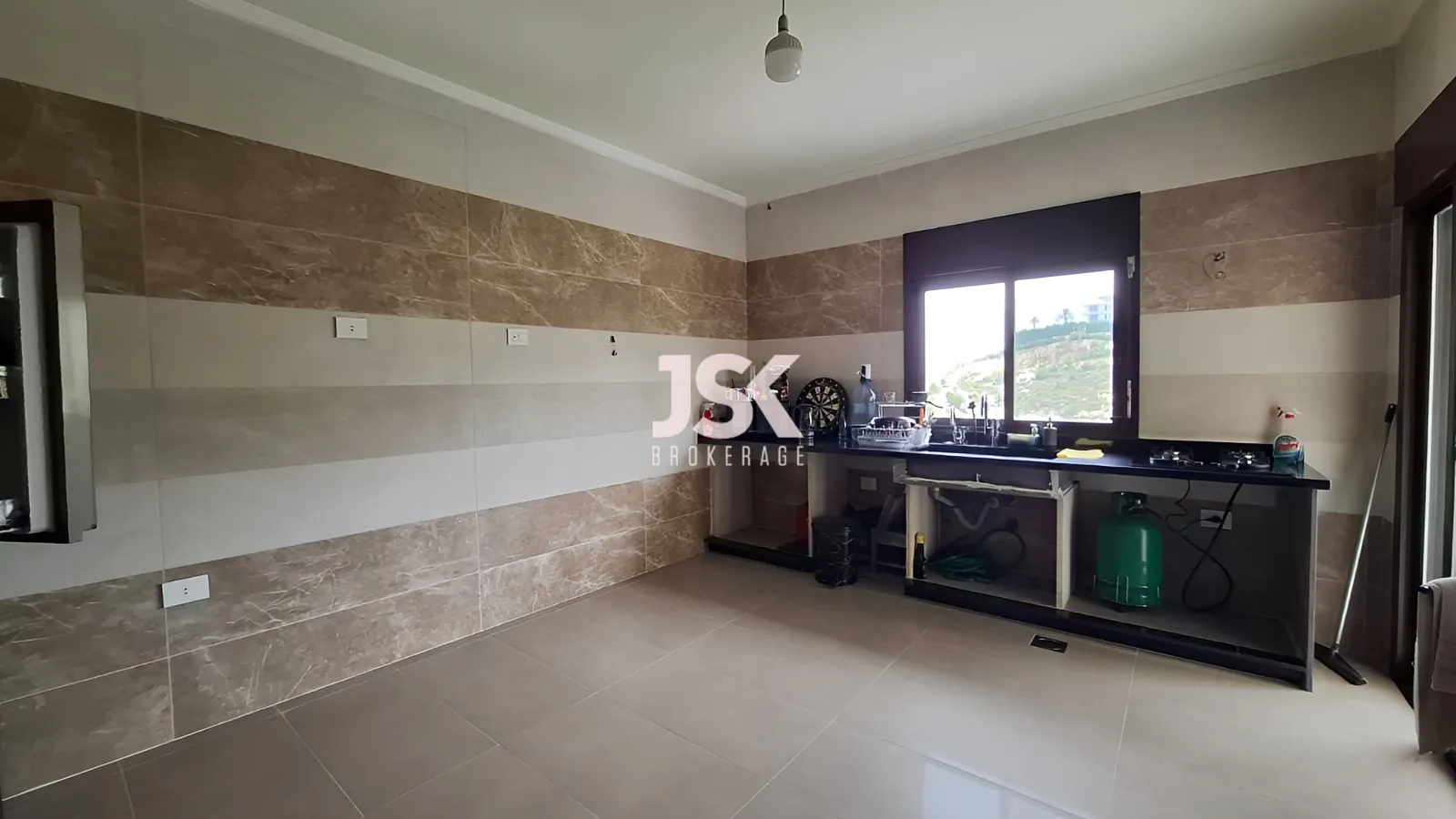 Apartment for Sale in Halat - 3 bed, 3 bath