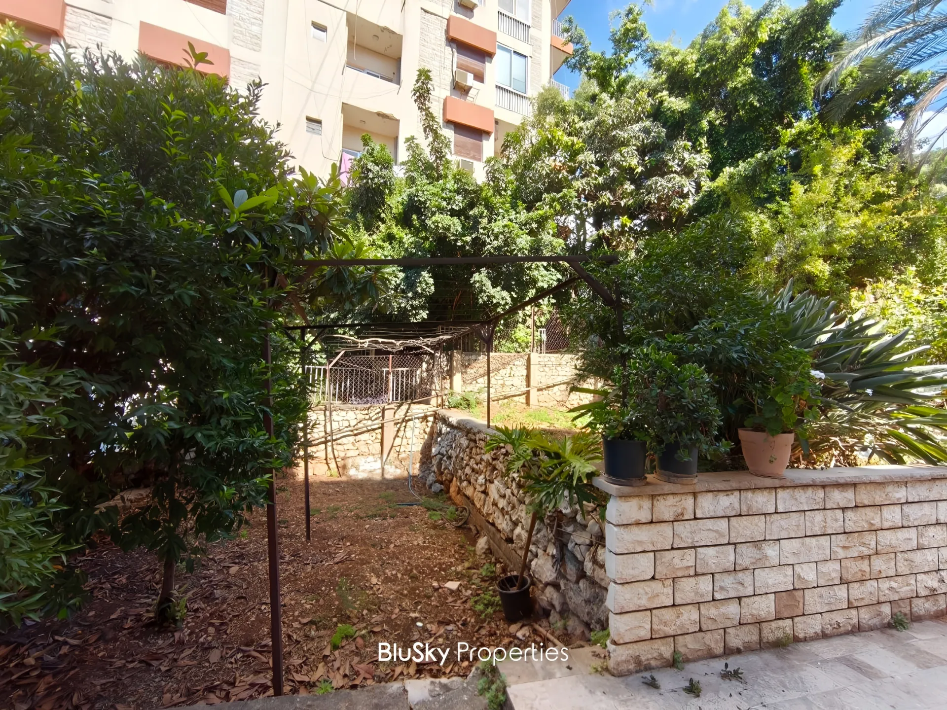 Apartment for rent in Mtayleb