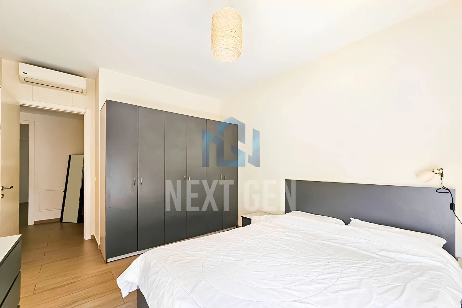 Apartment for rent in Ain Al Mraiseh, Beirut, Lebanon
