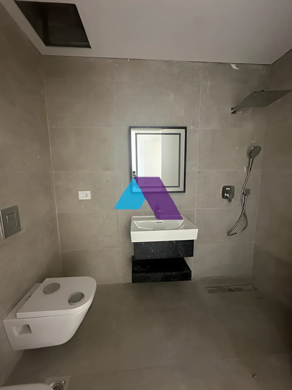 Apartment for rent in Ain Al Mraiseh
