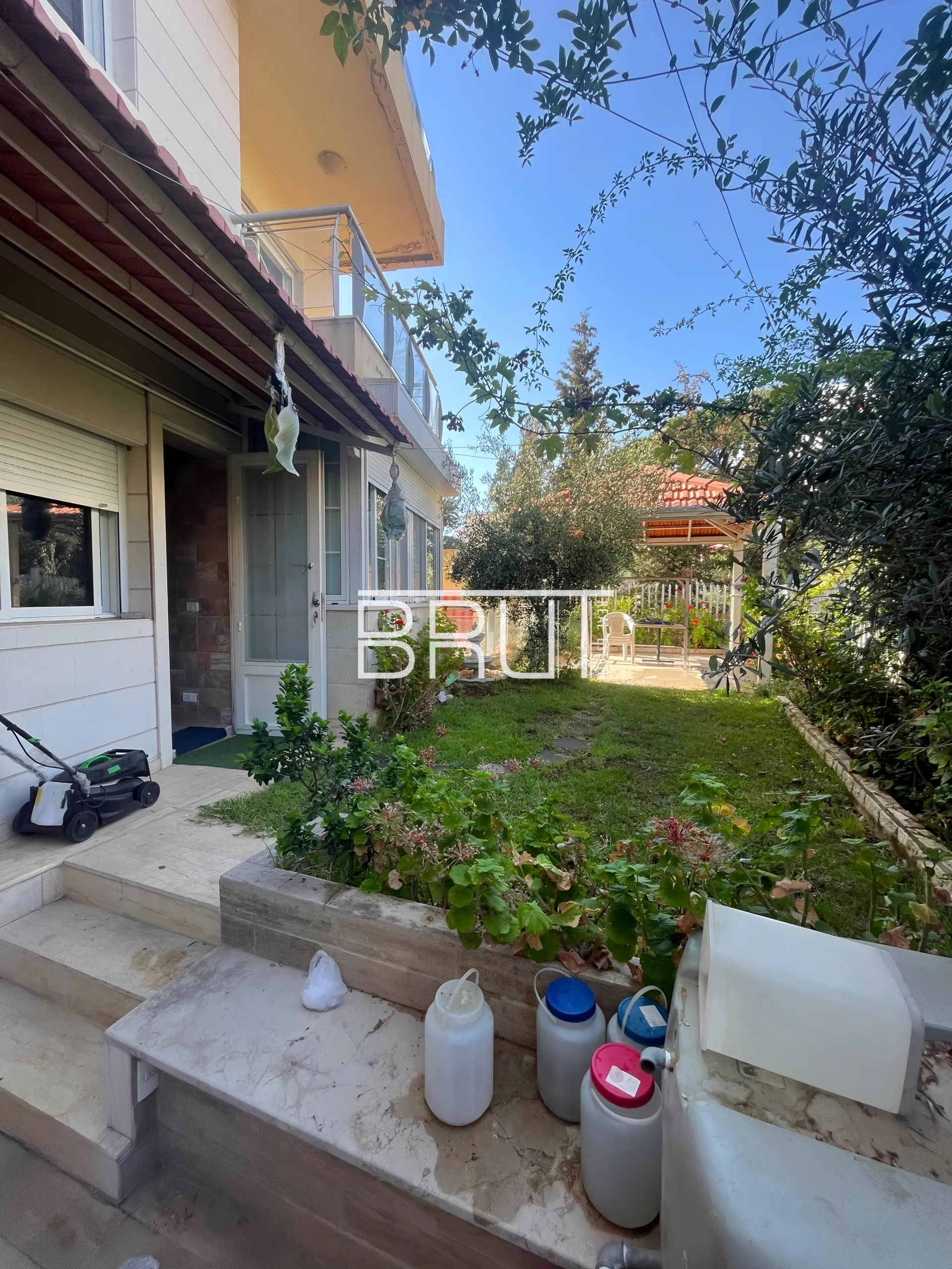 Apartment for Sale in Ballouneh