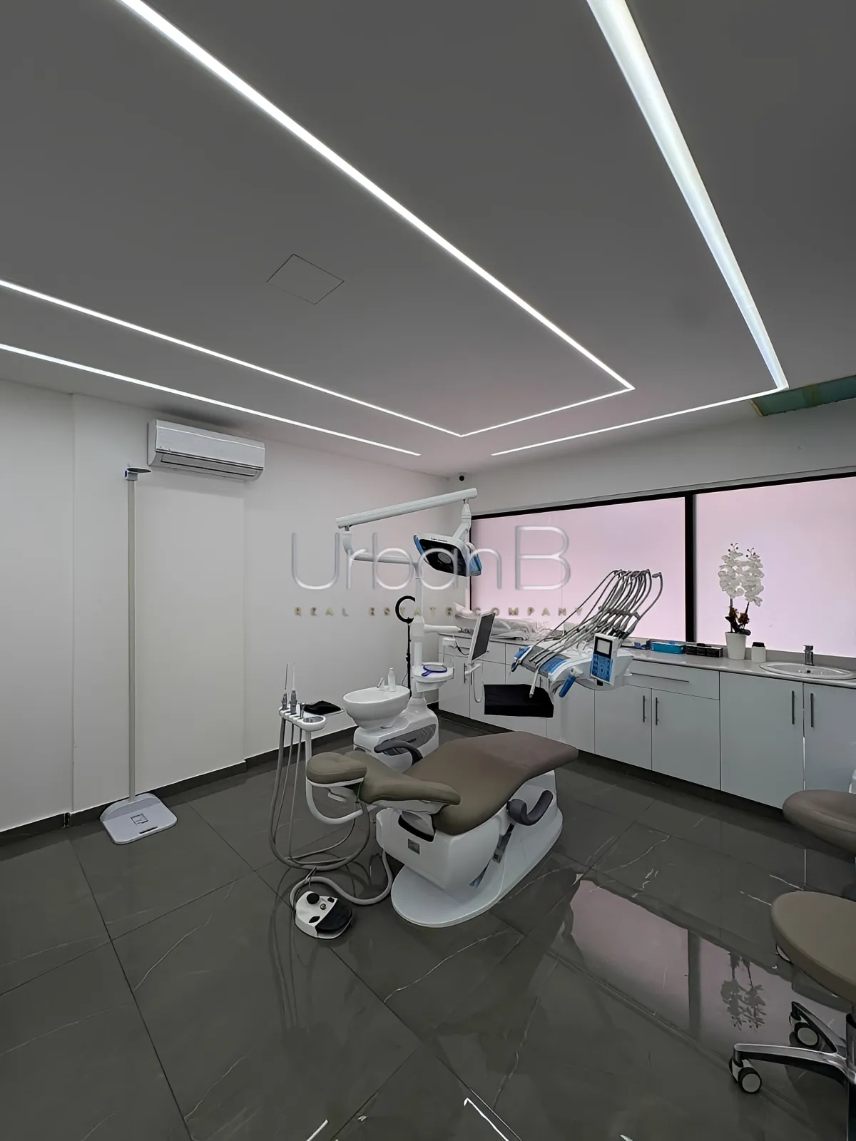 Clinic for rent in Verdun