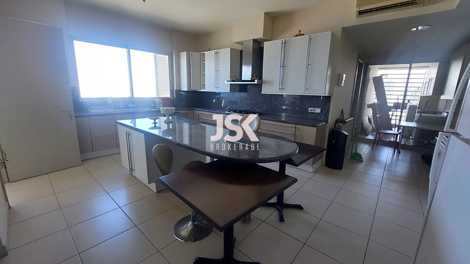 Apartment for Sale in Ras