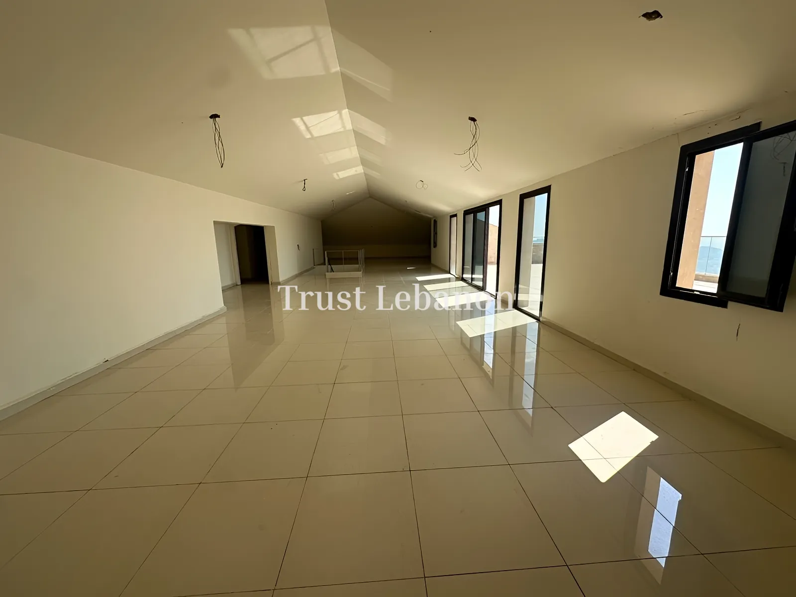 Penthouse for sale in Monteverde Main Street، Moutazah, Lebanon