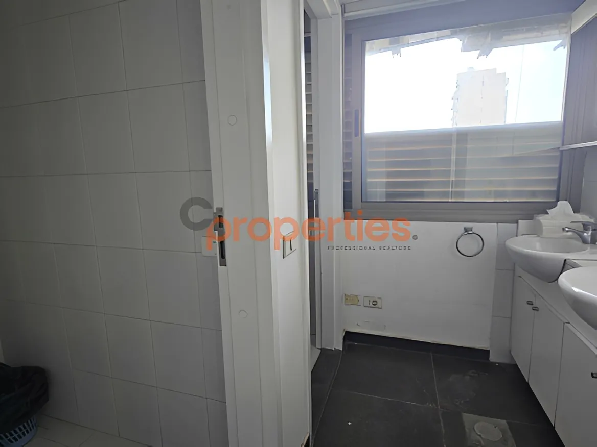 Office for Rent in Forn El Chebbak