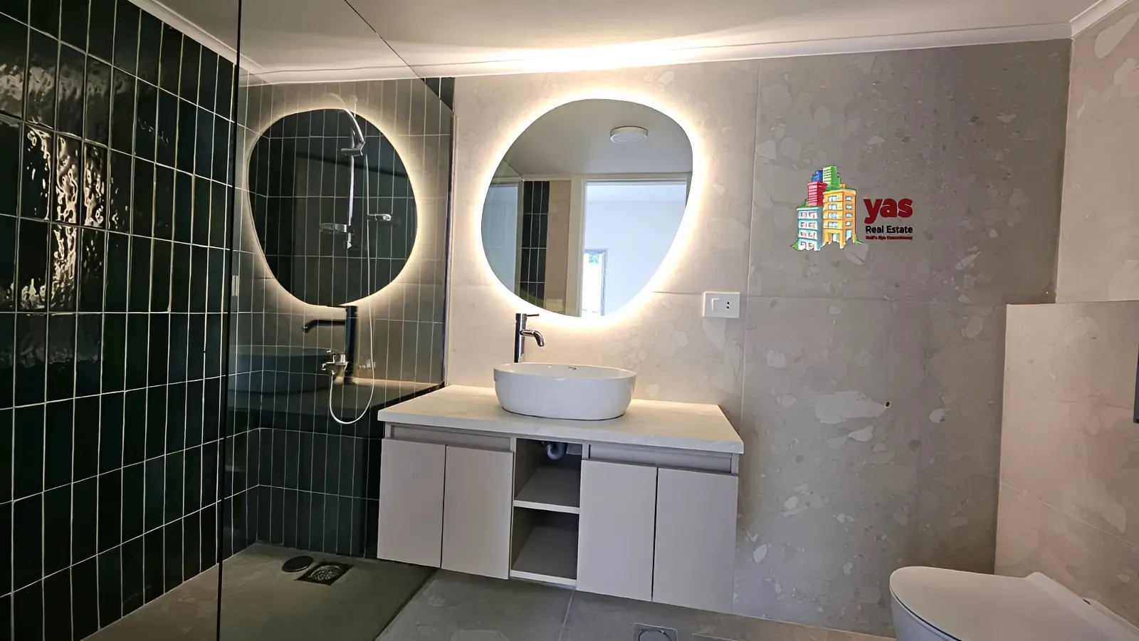 Apartment for Sale in Ballouneh - 4 bed, 4 bath