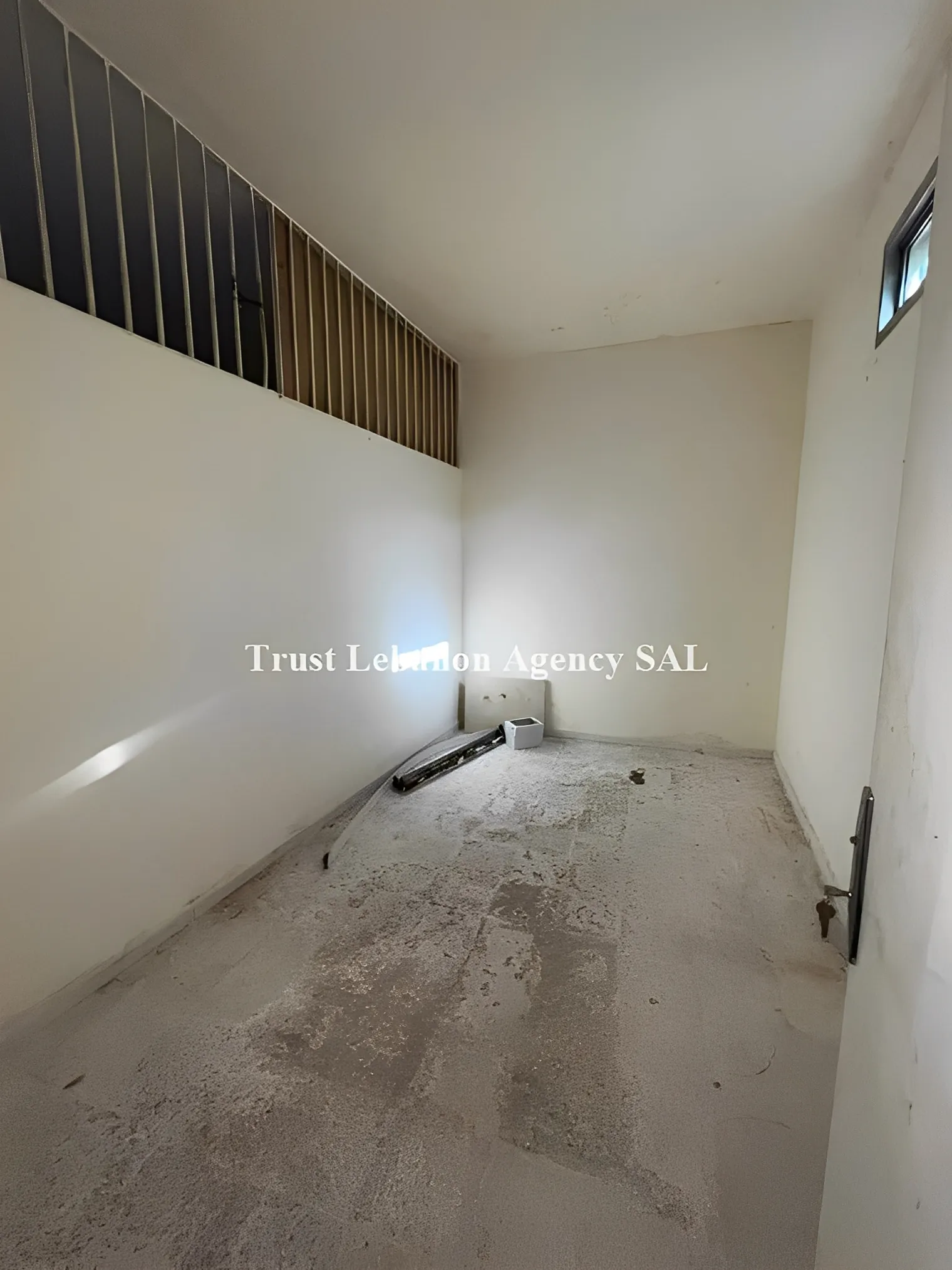 Shop for sale in Keserwan, Faytroun