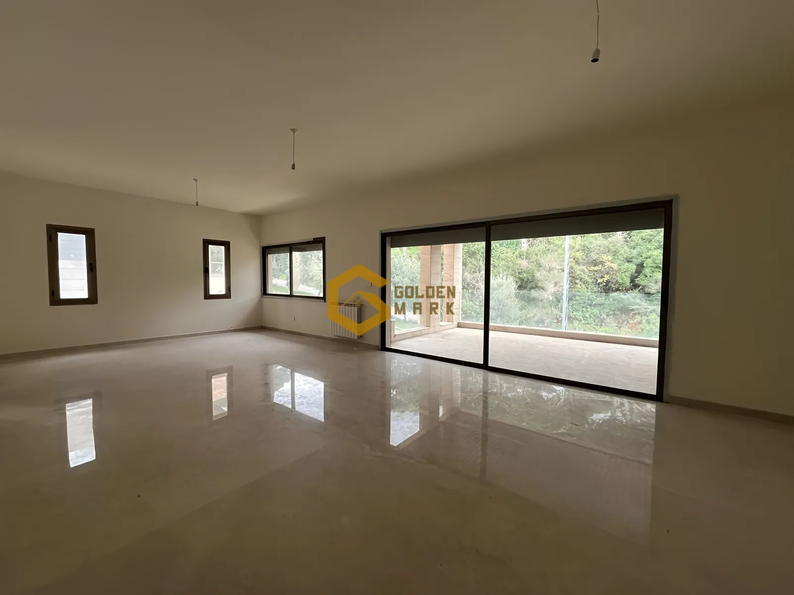 Apartment for Sale in Ballouneh - 4 bed, 4 bath