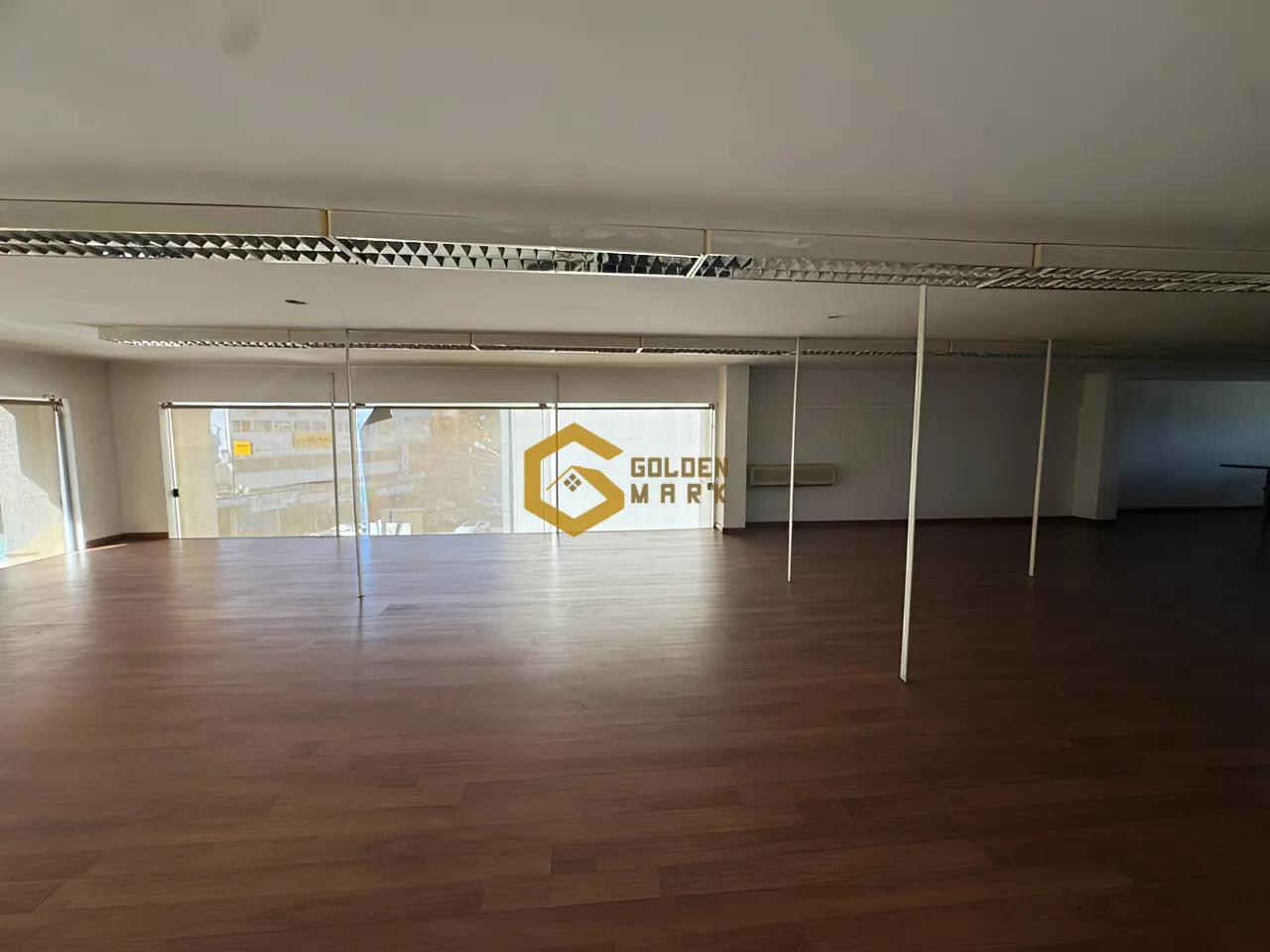 Showroom for rent in Mazraat Yachoua