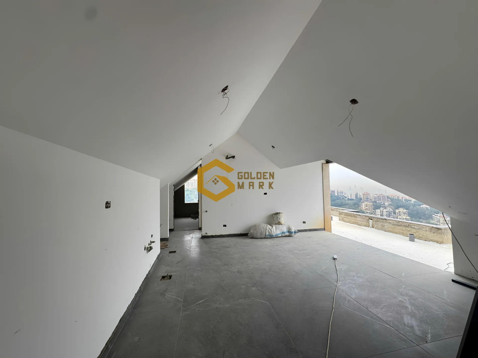 Loft for Sale in Tilal Ain Saadeh, Metn