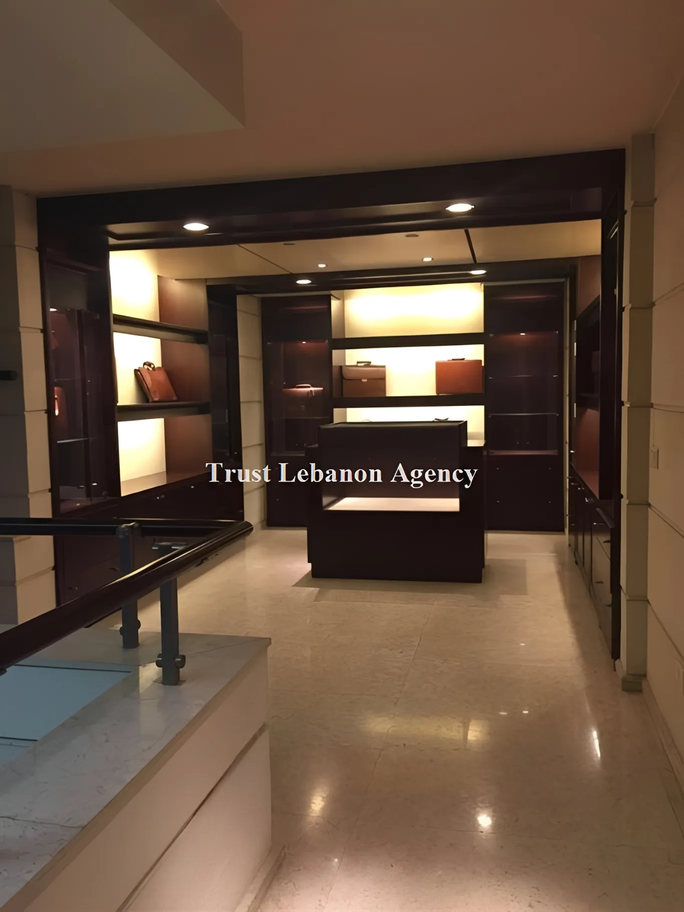 Shop for rent in Beirut, Tabaris